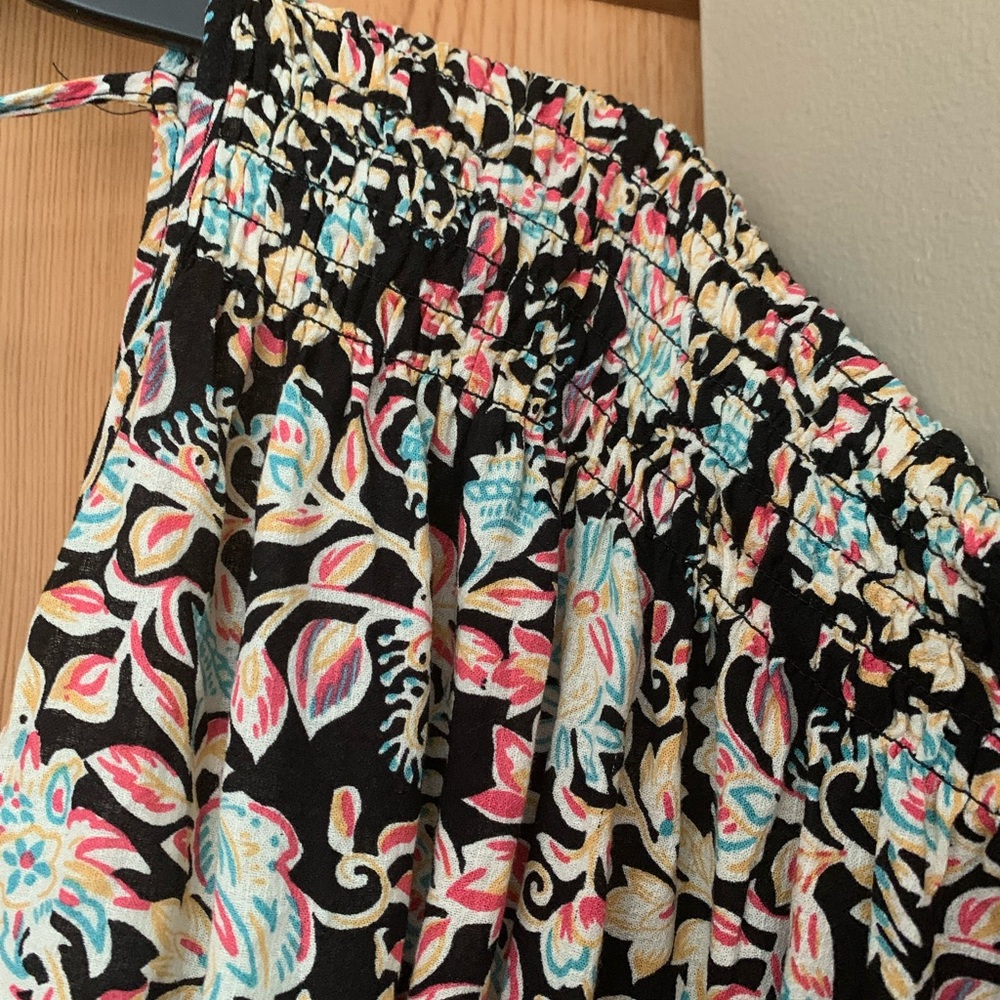 NWT - Rose & Thyme SZ Small cropped top. Black,gold,pink,blue and cream - Picture 8 of 12